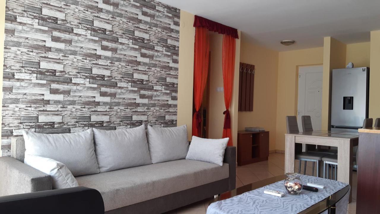 Elizabet Apartman a belvárosban Szarvas Exterior foto