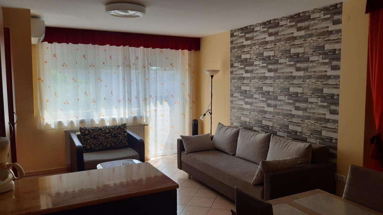 Elizabet Apartman a belvárosban Szarvas Exterior foto